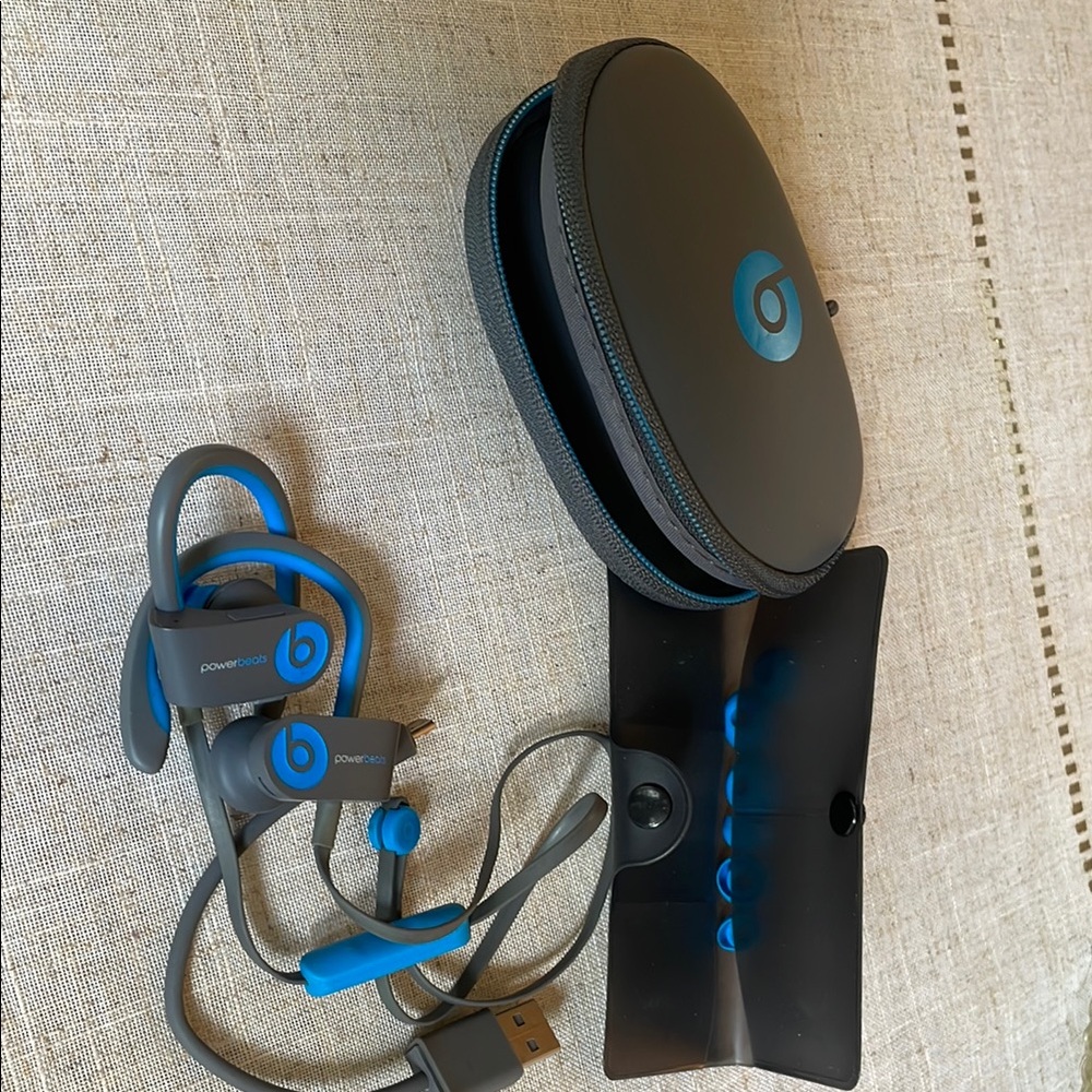 Beats Powerbeats Wireless Earphones with Case